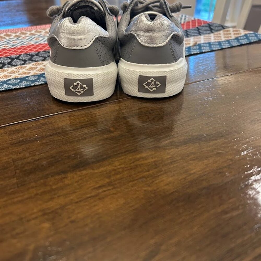 NWT Sperry Crest Vibe Leather Sneakers - Grey / Silver - Women's 7.5 - Picture 5 of 7